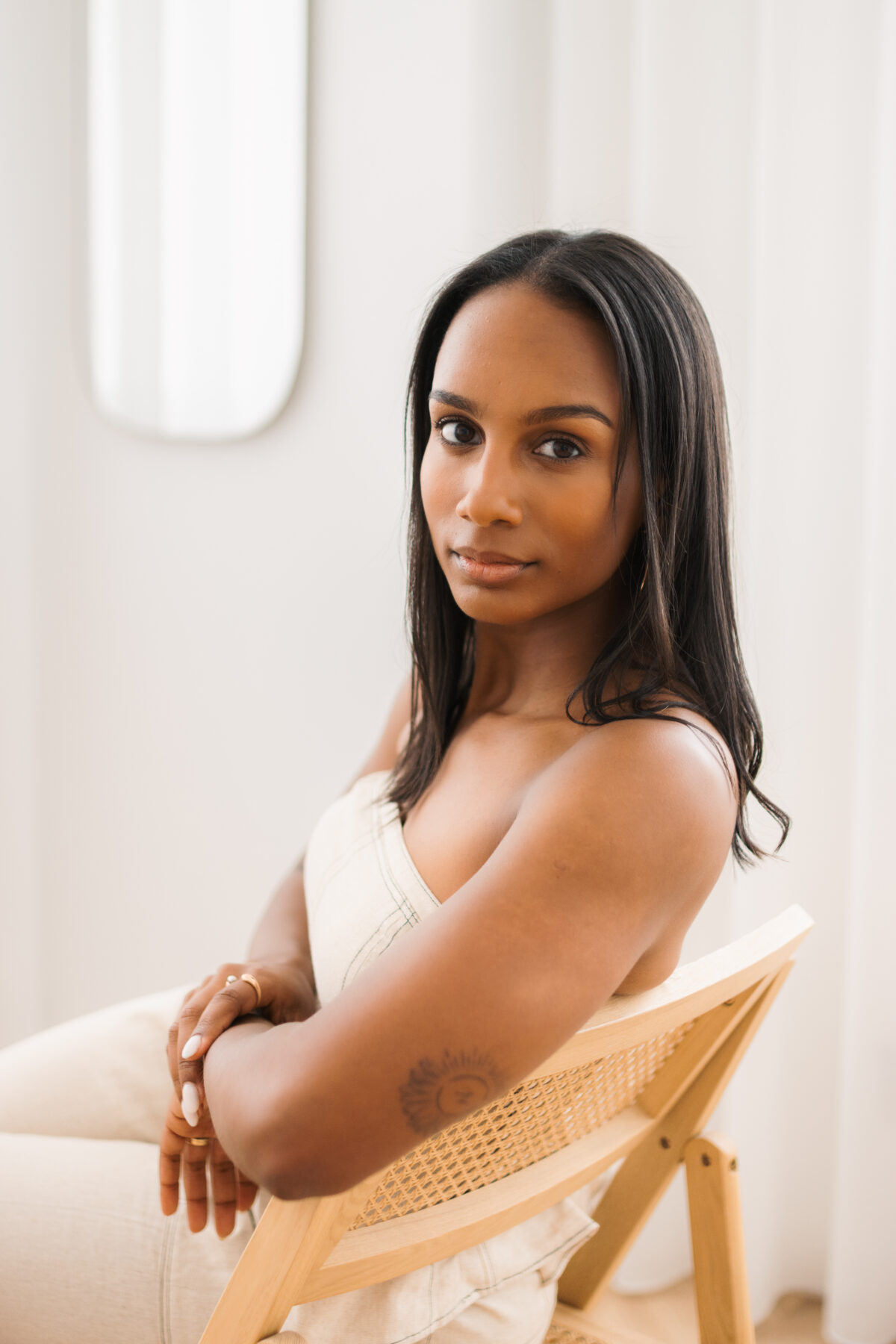 alt="Solange Hilário designer em retrato profissional."